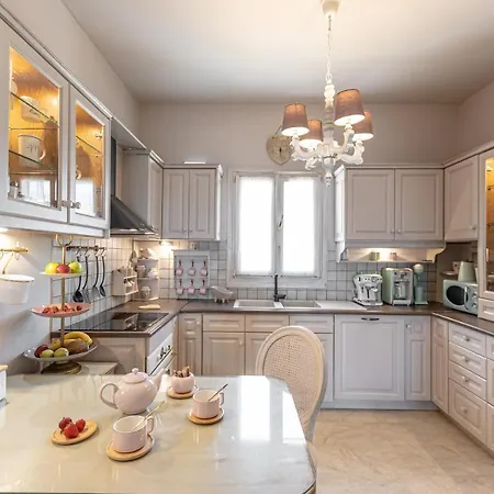 Black Velvet Villa *