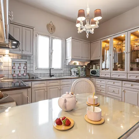 Black Velvet Villa *