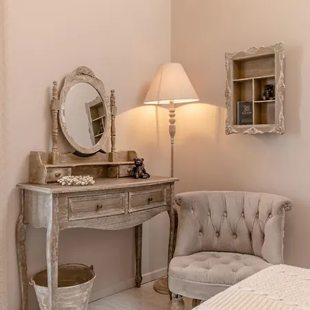 Villa Black Velvet Agkidia