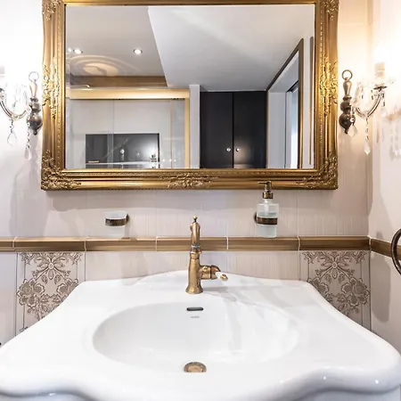 Villa Black Velvet Agkidia