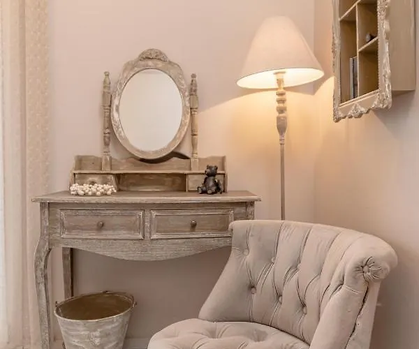 Black Velvet Villa *