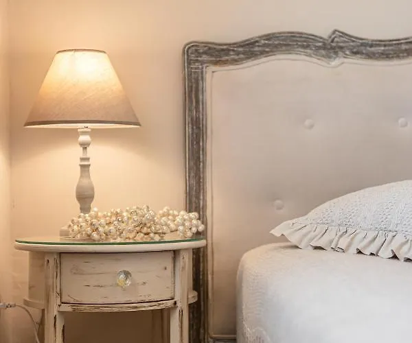 Black Velvet Villa *