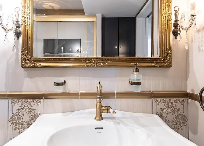 Villa Black Velvet Agkidia