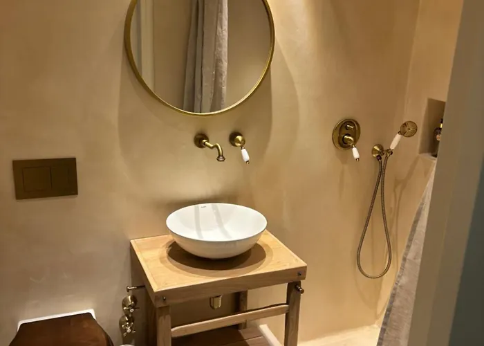 Black Velvet Agkidia