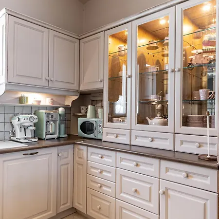 Villa Black Velvet Agkidia