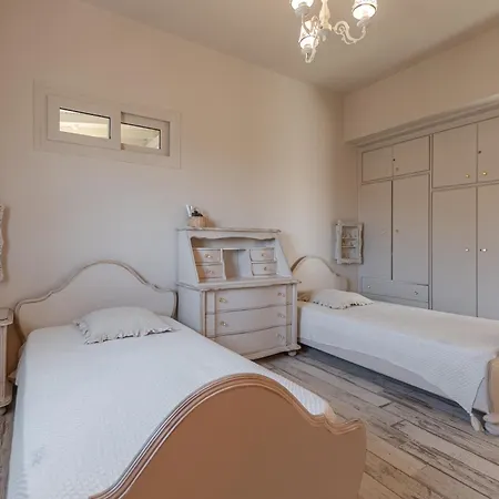 Villa Black Velvet Agkidia