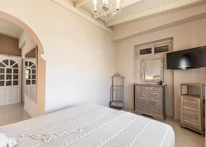 Black Velvet * Agkidia